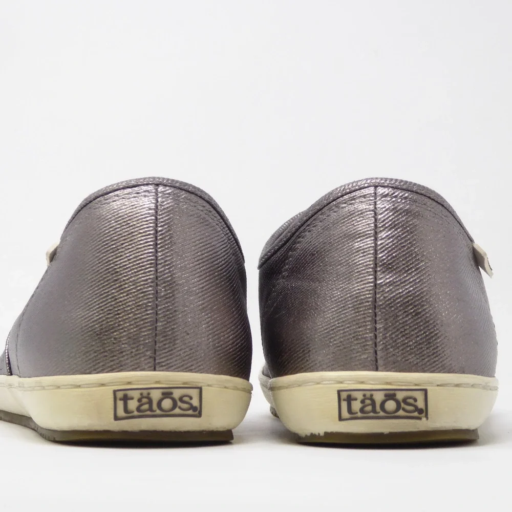 Taos Womens Guest Star Sneakers Pewter Metallic Canvas 9